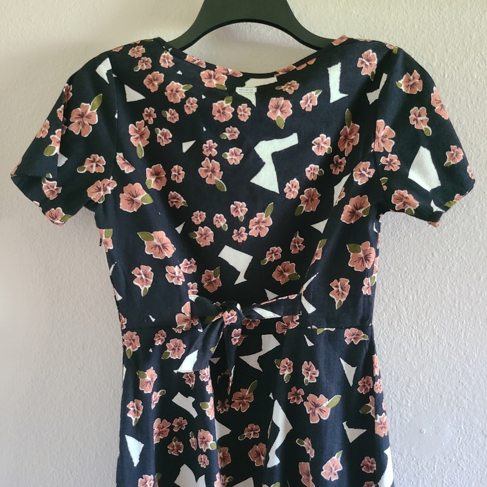 RVCA Floral Skater A-Line Dress - NWOT - Picture 5 of 11